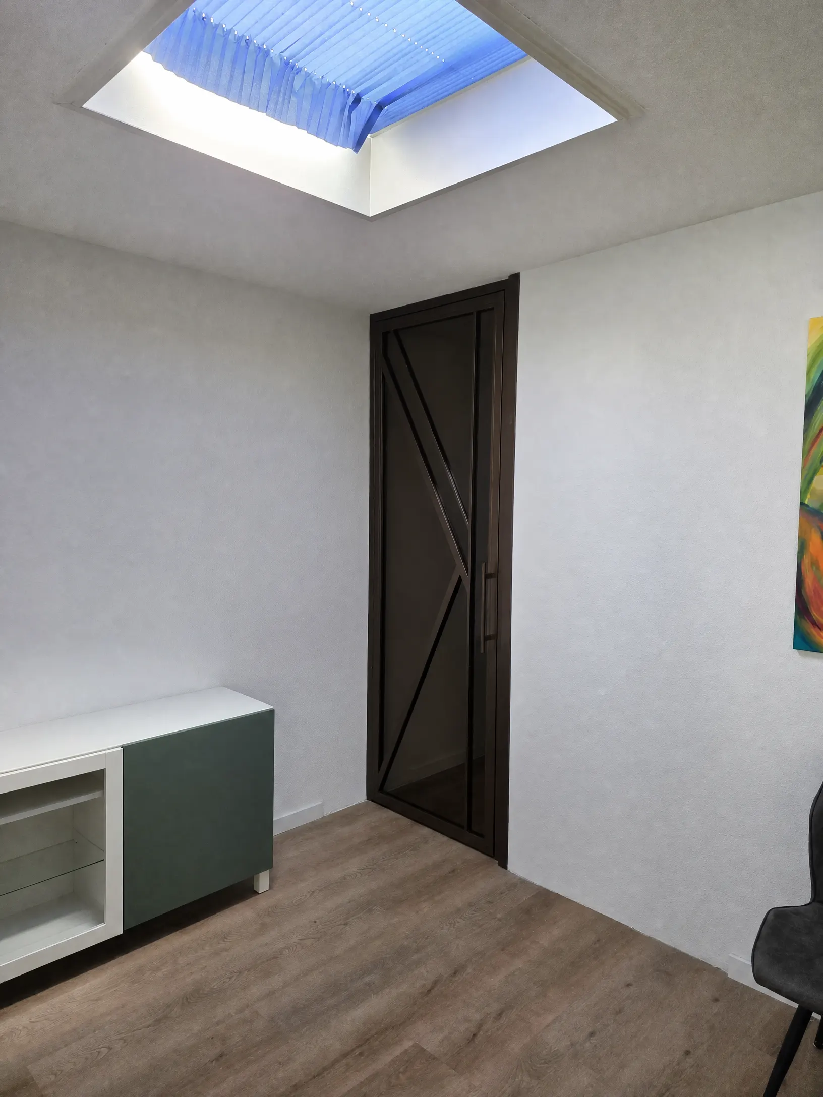 Dubbele stalen scharnierdeuren in Noble Bronze met brons glas in Tilburg — projectfoto 2